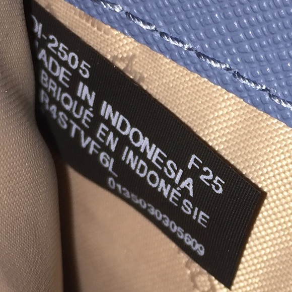 Michael Kors Cornflower Leather Bifold Wallet - Picture 11 of 12